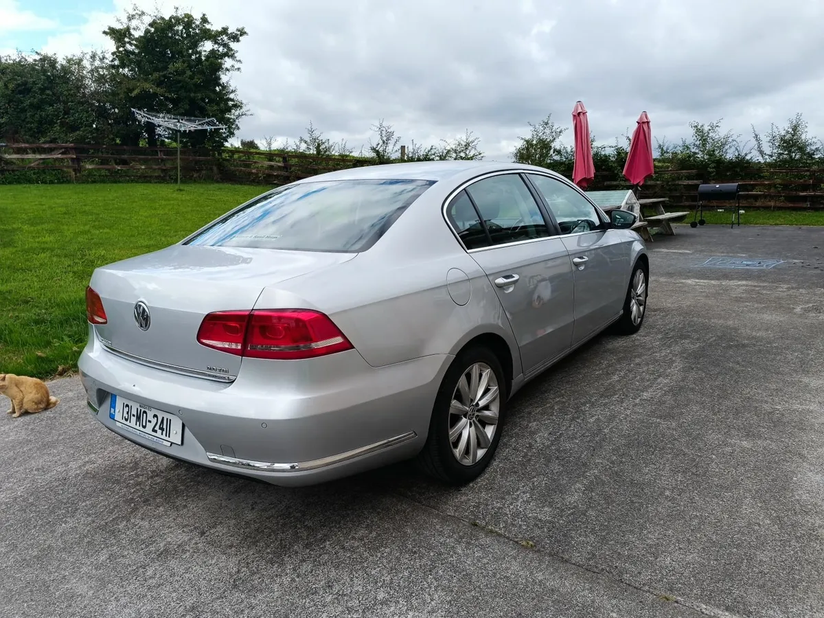 Volkswagen Passat 2013 - Image 2