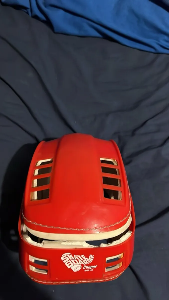 Skateboarder Helmet - Image 3