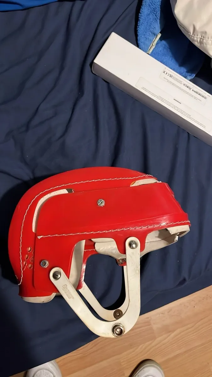Skateboarder Helmet - Image 4