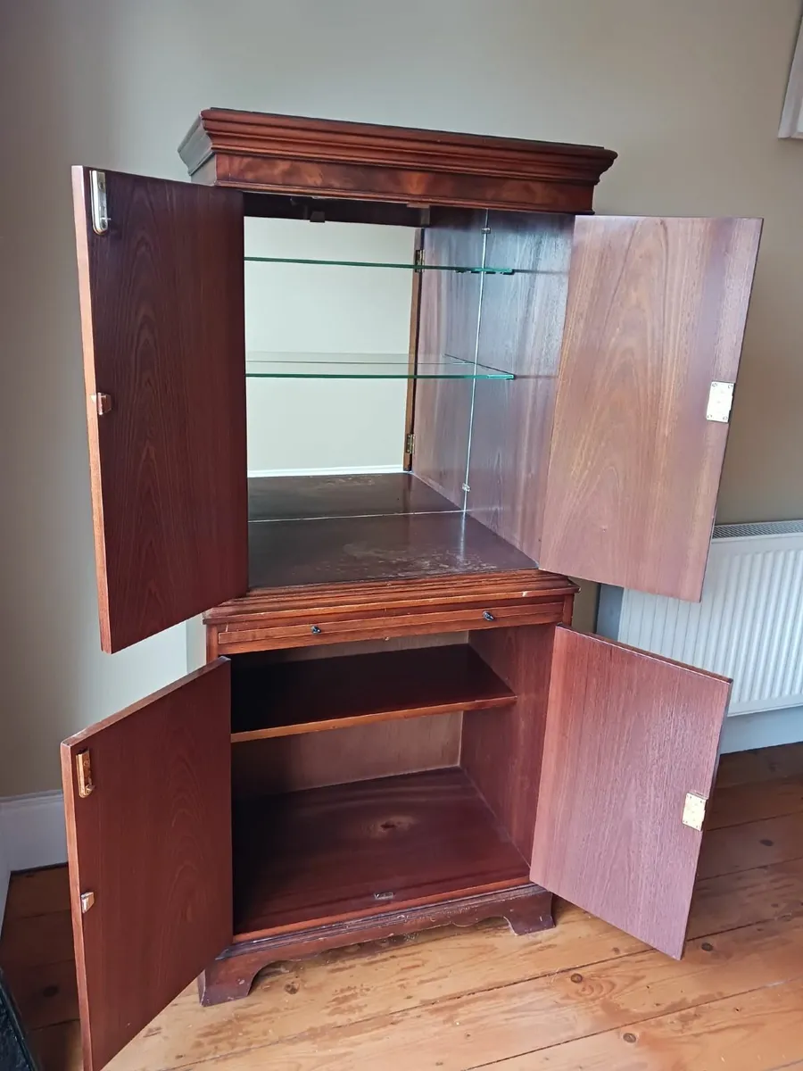 Drinks cabinet - Image 1