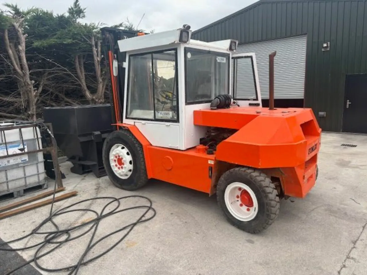 5tonne Finlay with Concrete bin - Image 2
