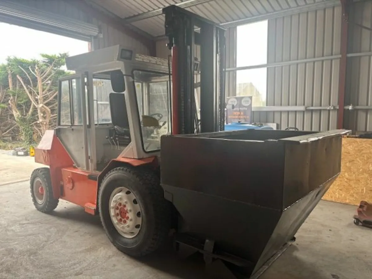 5tonne Finlay with Concrete bin - Image 3