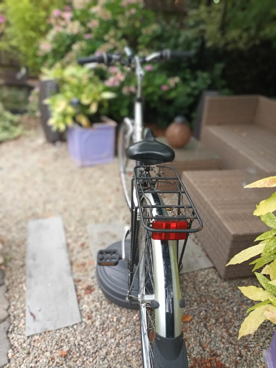 Ladies bicycle - Image 3