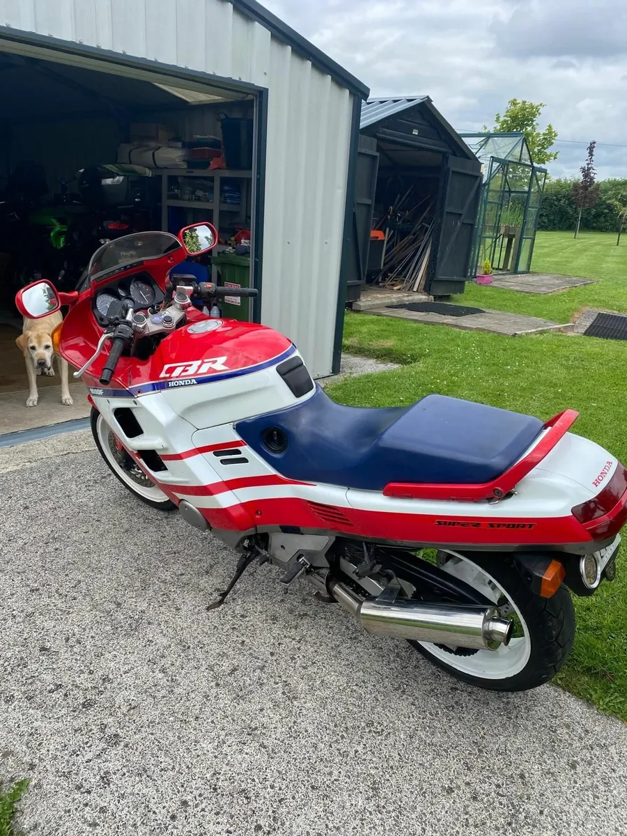 Honda  cbr 1000 f 1990 - Image 2