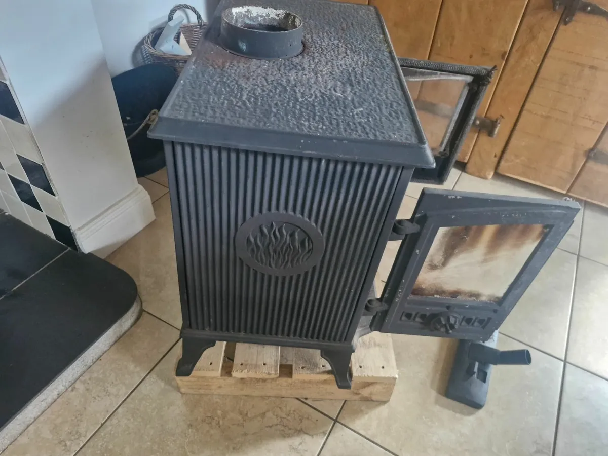 Stove - Image 1