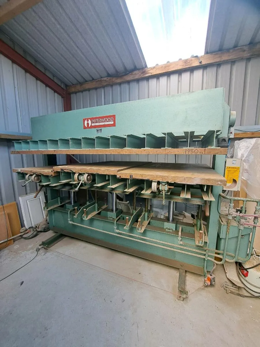Interwood hydraulic press - Image 1