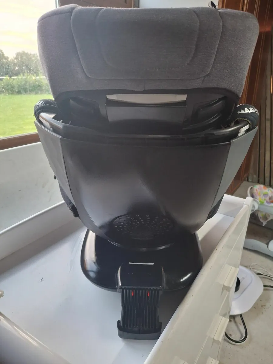 Maxi cosi Mica 360 Carseat - Image 1