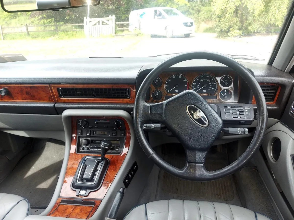 Jaguar xj6 - Image 4