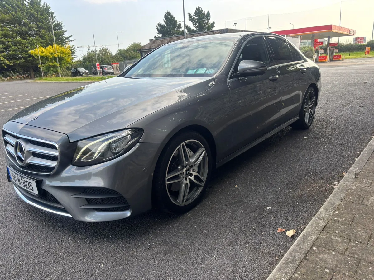 Mercedes-Benz E-Class 2018 E220 D AMG LINE 4DR A - Image 4