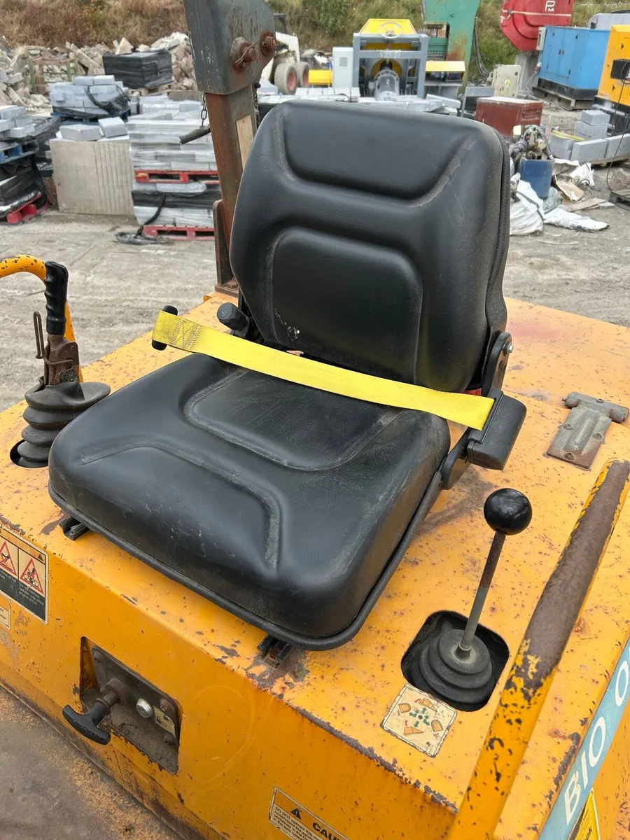 For sale Thwaites 9 ton swivel - Image 3