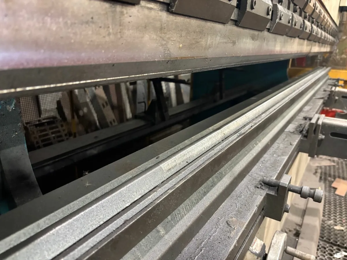 Adira Brake Press 3m x 150ton with full tooling - Image 3