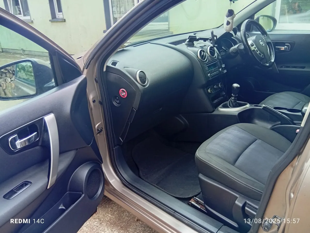 Nissan Qashqai 2011 - Image 2