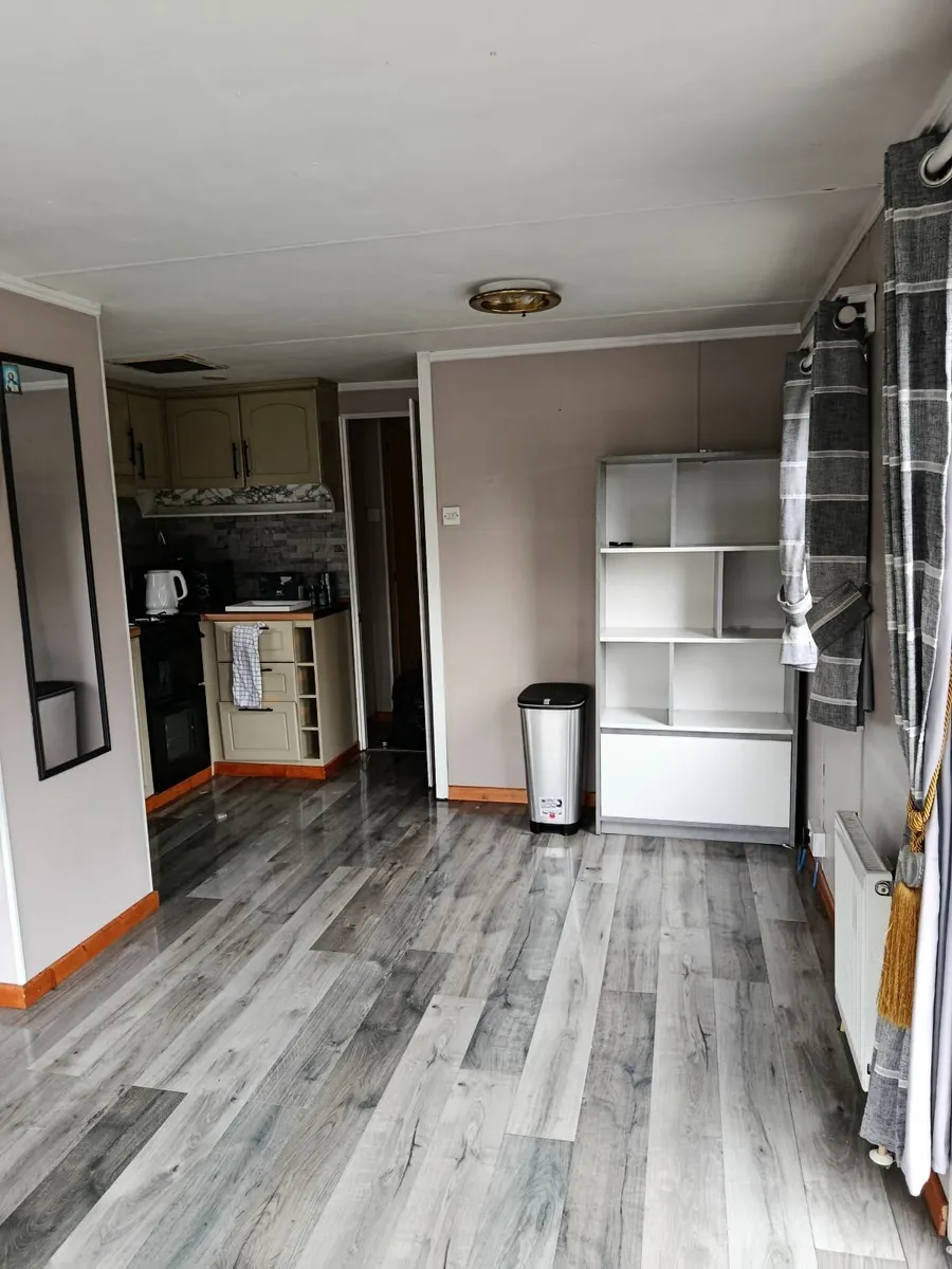 Mobile Home - Image 3