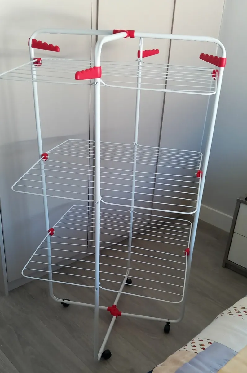 Clothes horse - Image 1