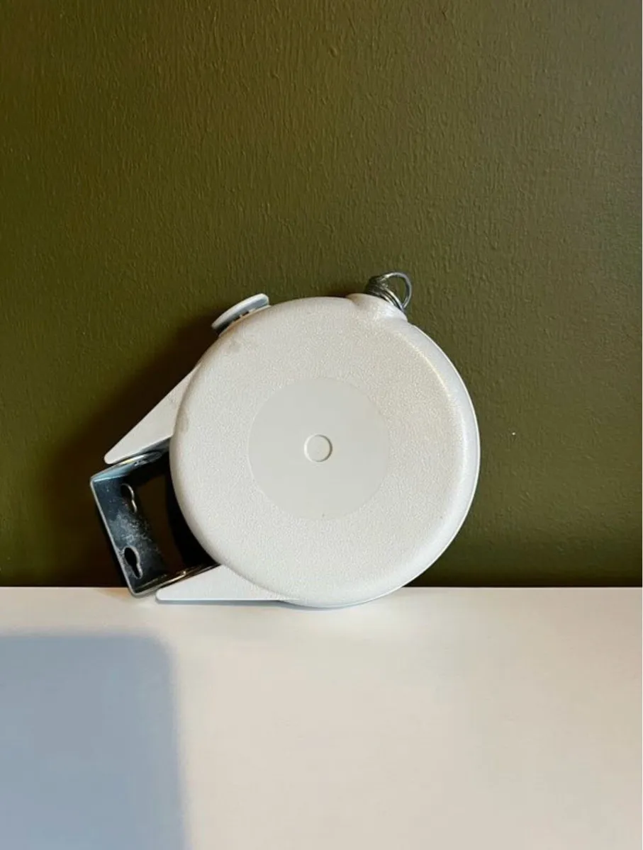 Retractable clothes line - Image 1
