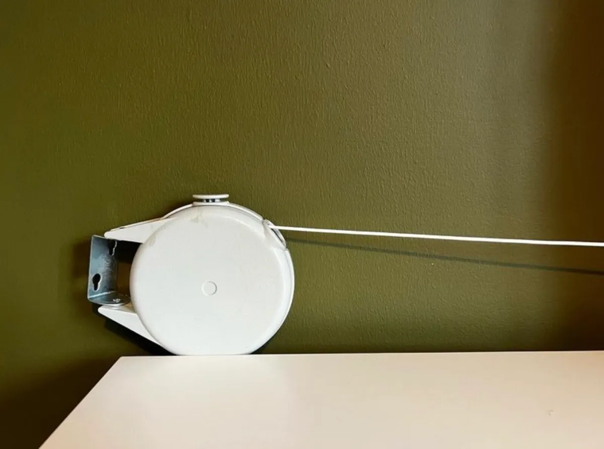 Retractable clothes line - Image 4