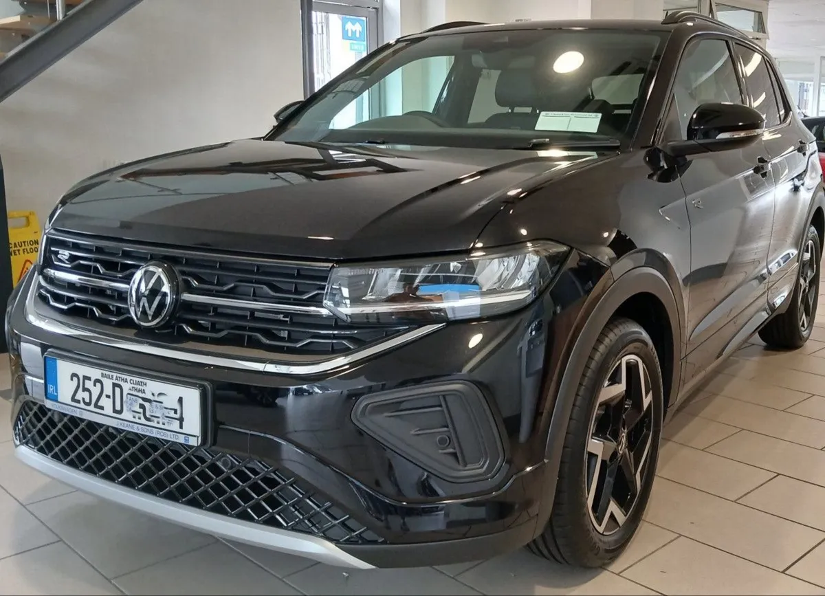 Volkswagen T-Cross R-line 1.0 TSI 116HP  rear Vie - Image 2