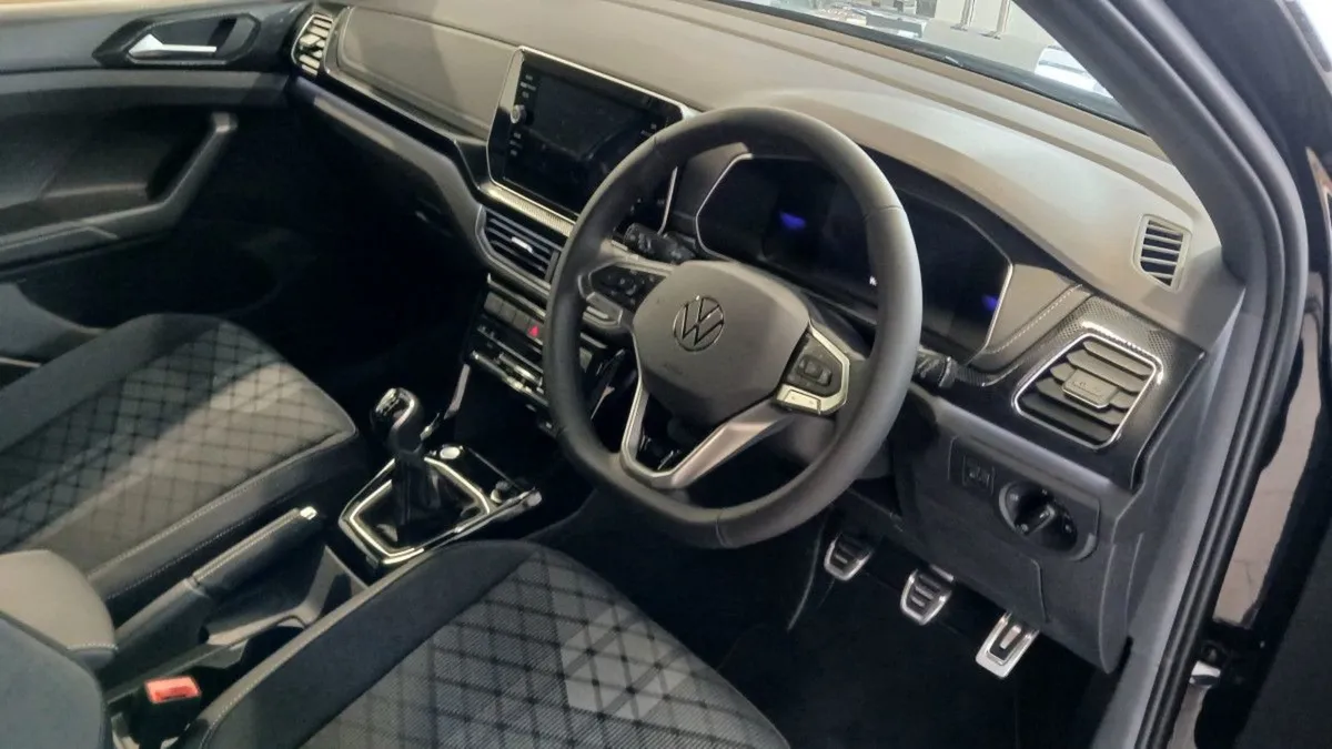 Volkswagen T-Cross R-line 1.0 TSI 116HP  rear Vie - Image 3