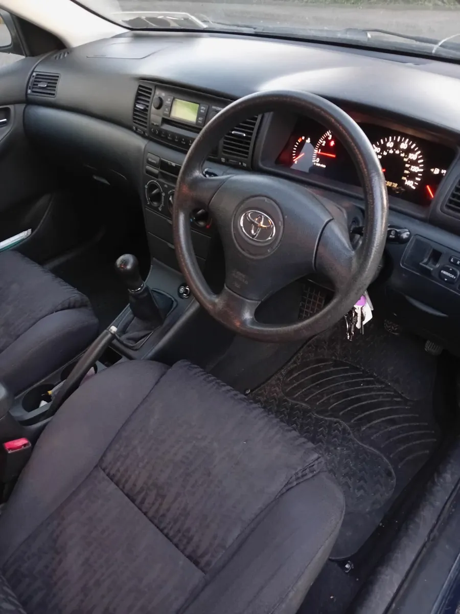 Toyota Corolla 2003 - Image 2