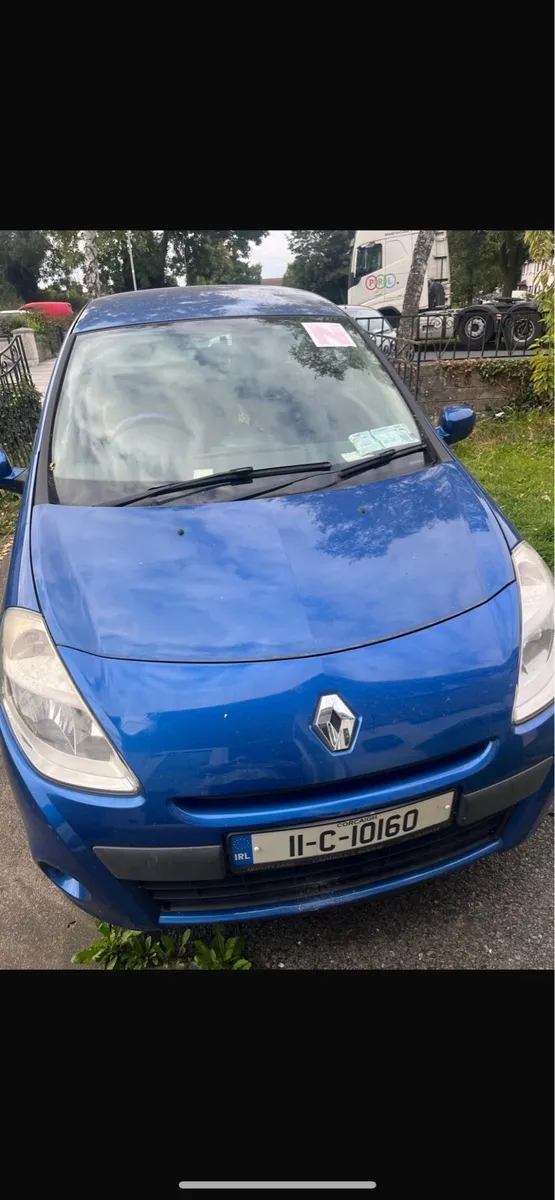 Renault Clio 2011 - Image 1