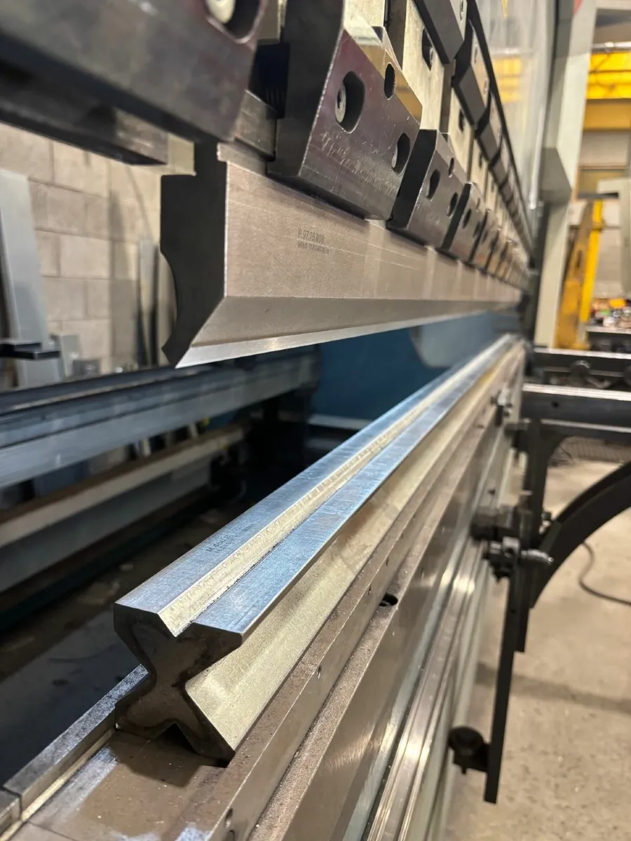Durma Brake Press 2019 ADR 37175 CNC Control - Image 2