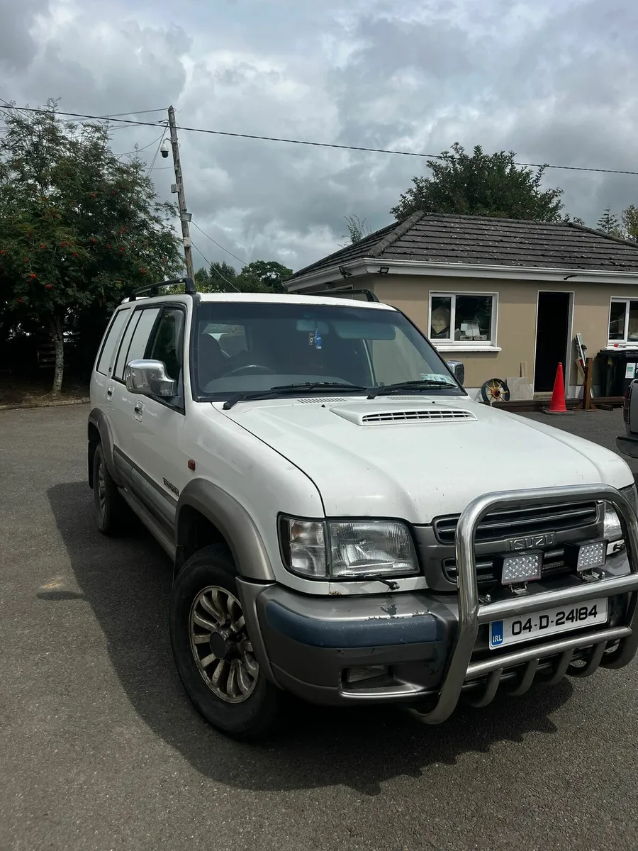 Isuzu Trooper - Image 3