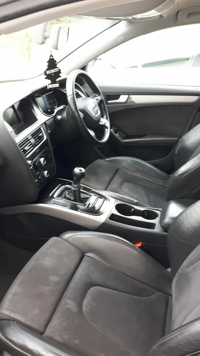Audi A4 2.0 TDI 120 4Dr 2012 - Image 4
