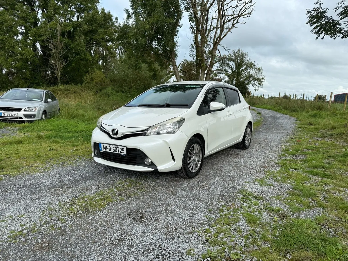 2014 Toyota Vitz/Yaris Jewela 1.3 Automatic - Image 3