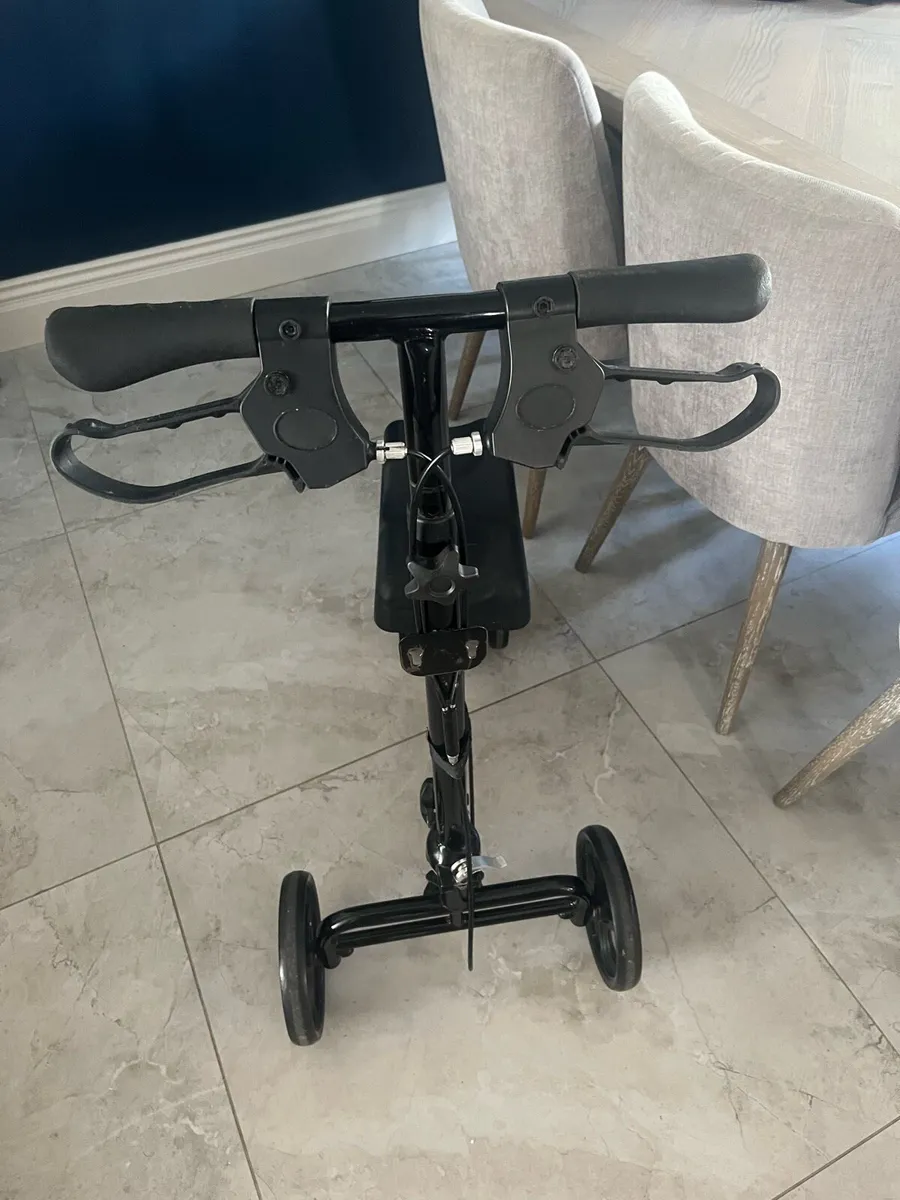 Knee scooter - Image 1