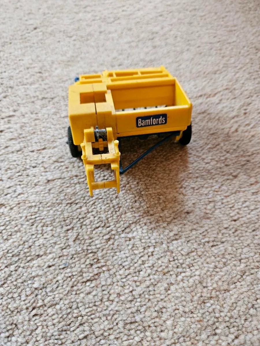Britain's Farm Square Baler - Image 4