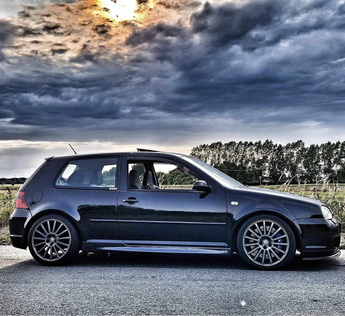 2004 VW Golf R32 Mk4 – 3.2 V6 | 4Motion - Image 3
