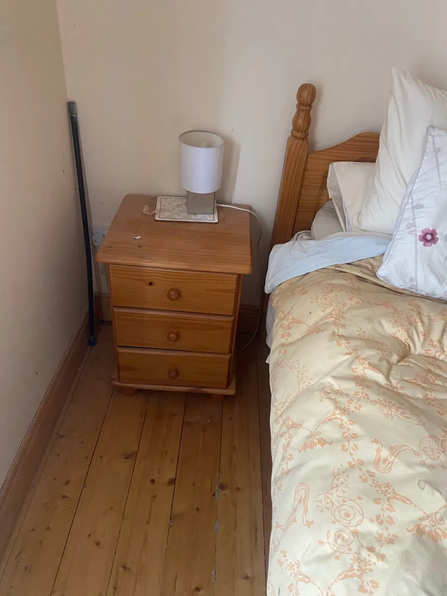 Bedroom furniture - Image 4