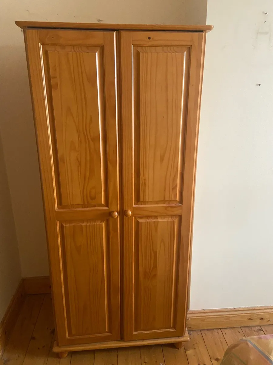 Bedroom furniture - Image 1