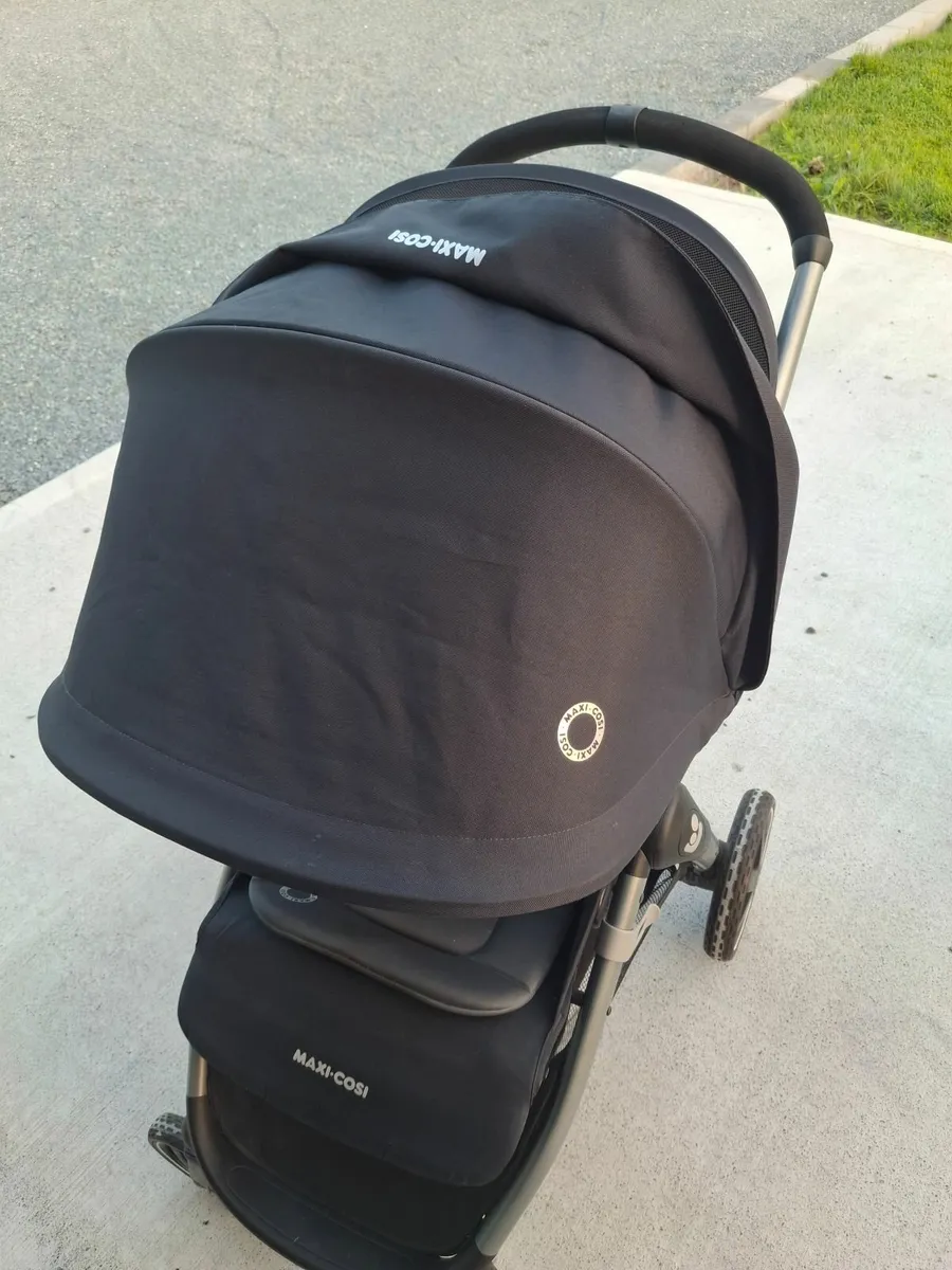 Maxi cosi foldable stroller - Image 1