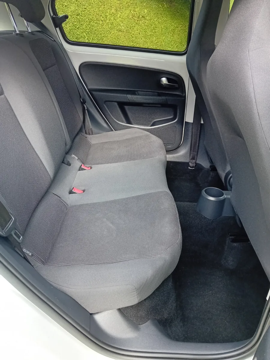 Volkswagen up! 2015 - Image 4