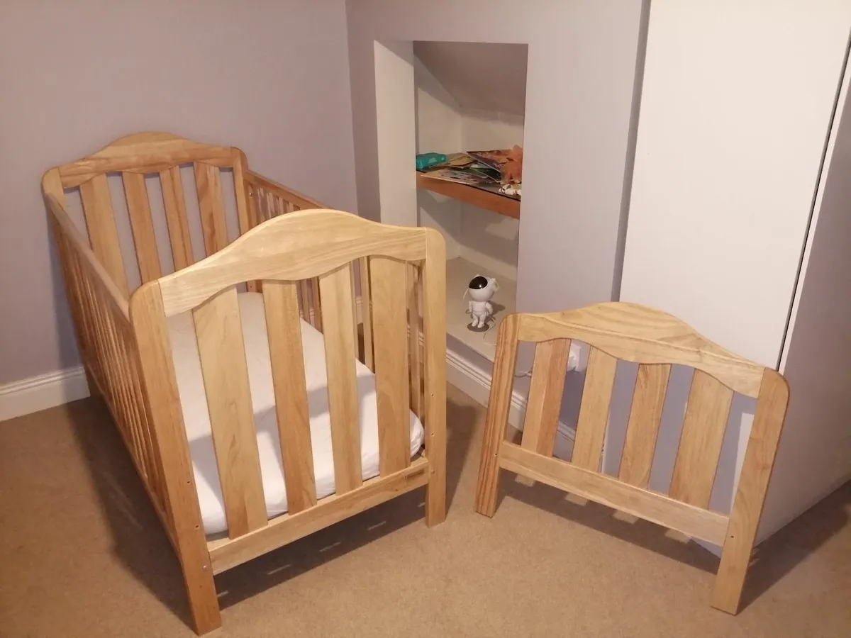 Baby cot/ toddlee bed and mattress - Image 1