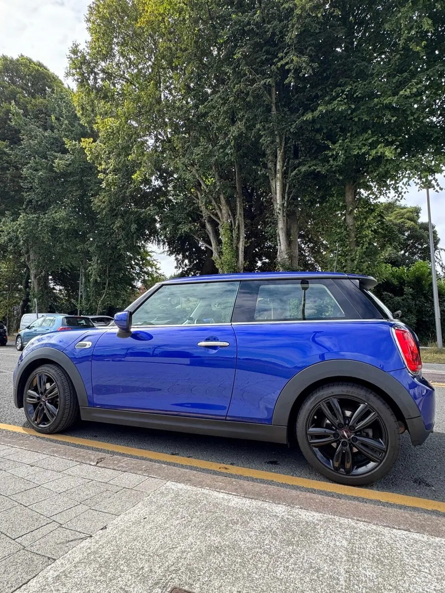 Mini Cooper 2020 - Image 1