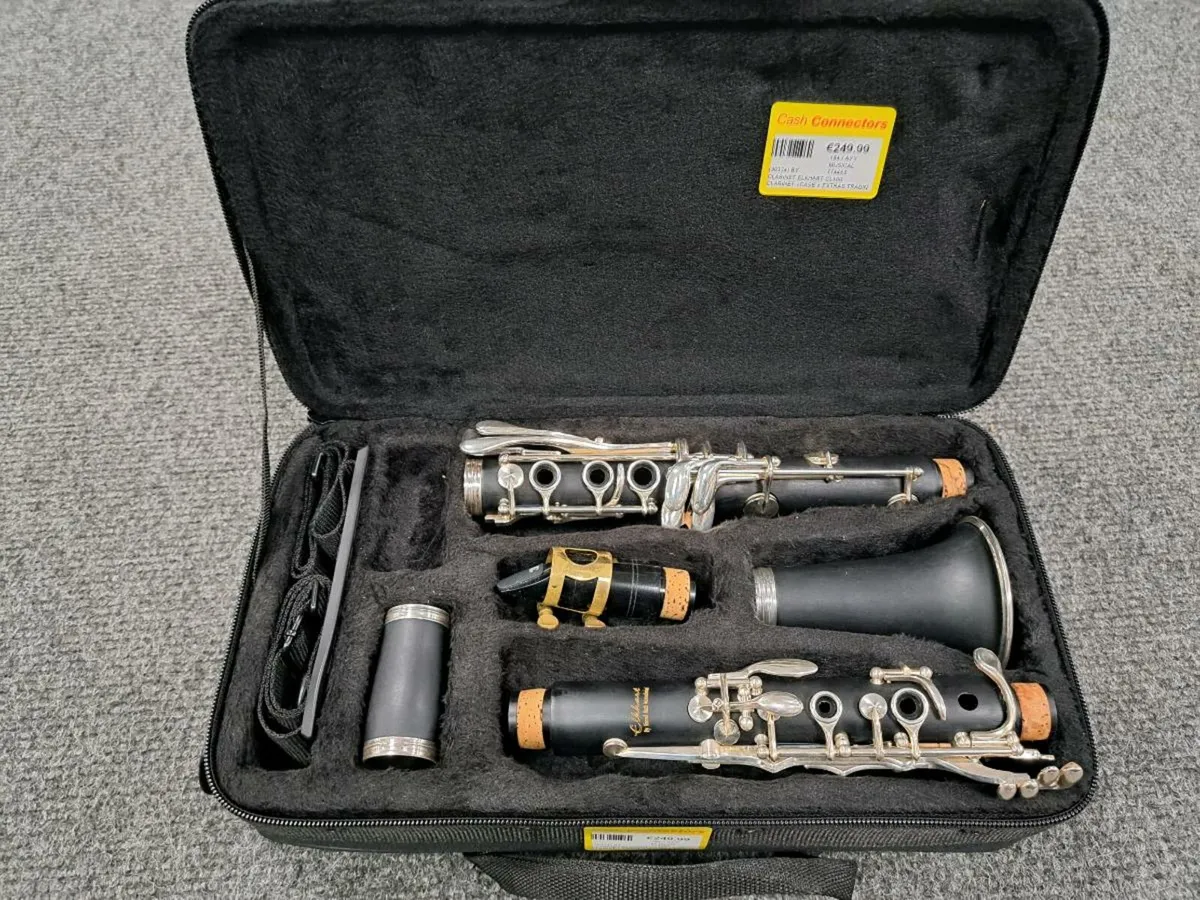 Elkhart CL100 Clarinet With Accessories - Image 2