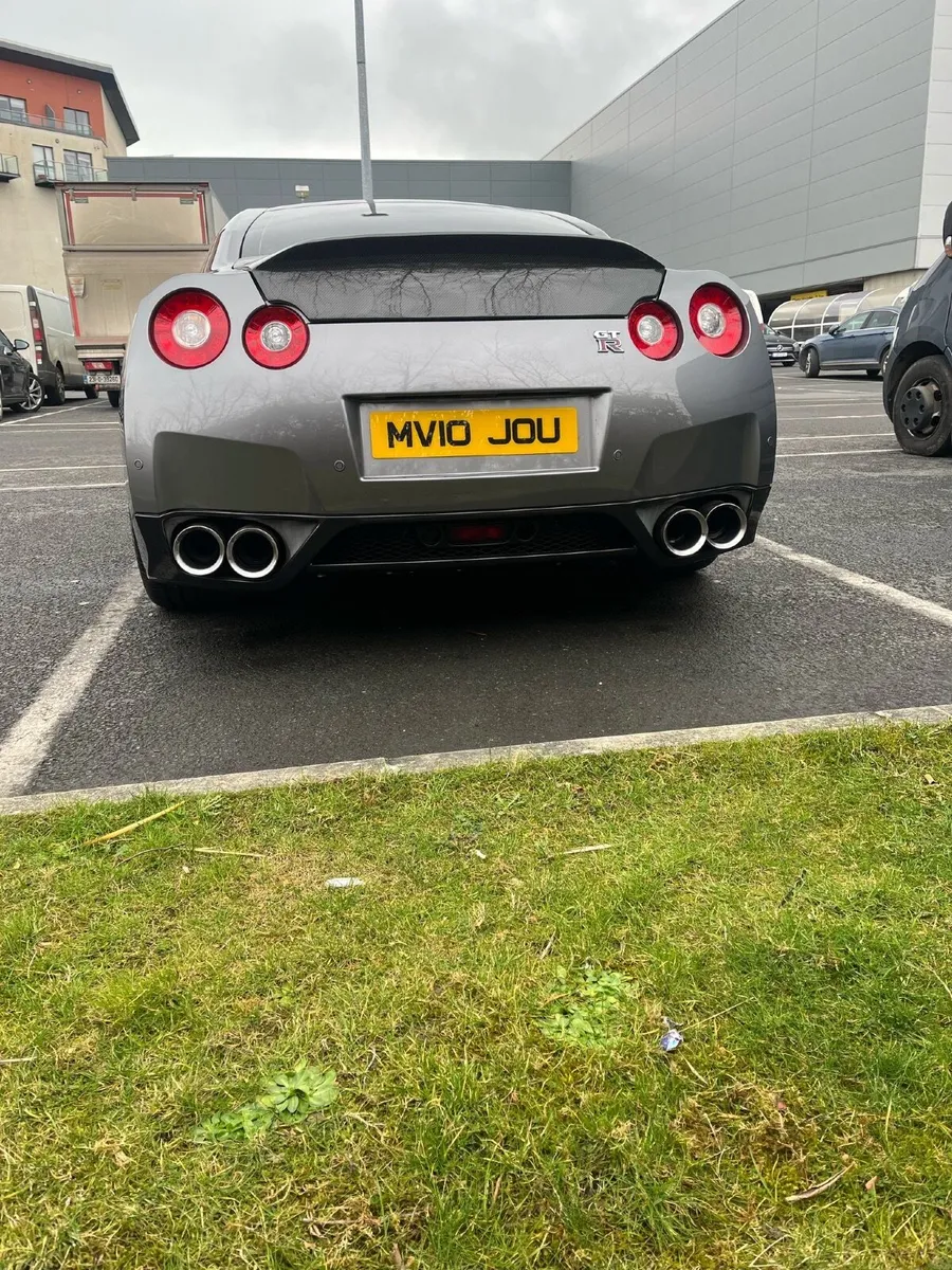Nissan GT-R 2010 - Image 2