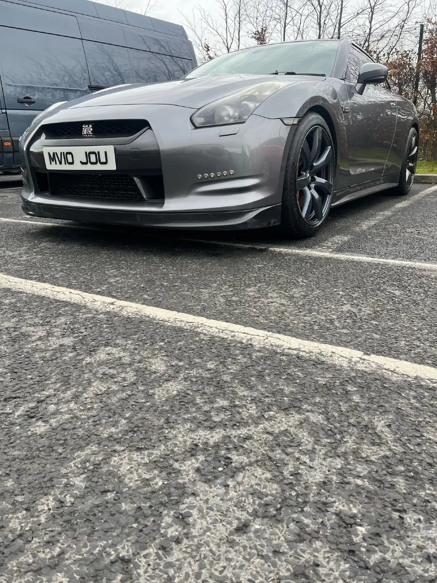 Nissan GT-R 2010 - Image 1