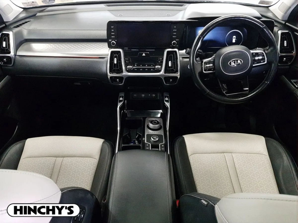 Kia Sorento 2.2 K4 4X2 Diesel 7 Seats - Image 3