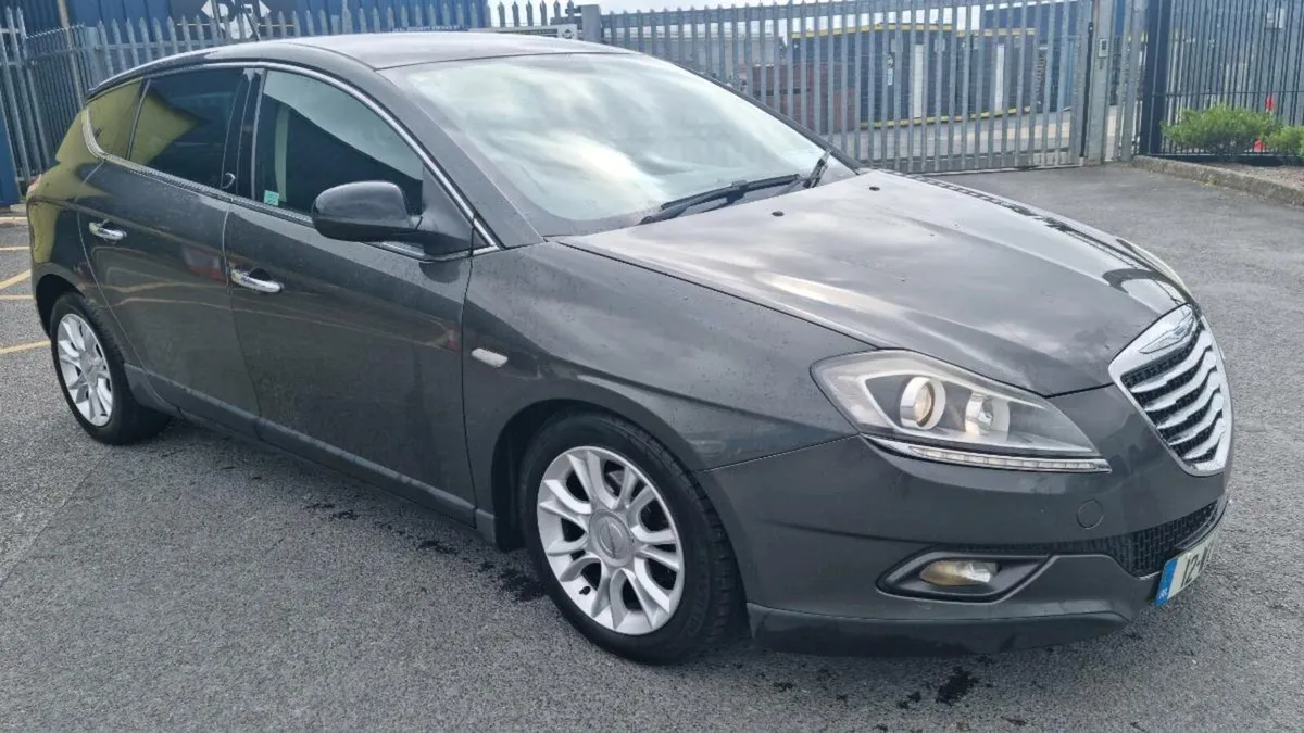 Chrysler Delta 1.4petrol  2012 - Image 1