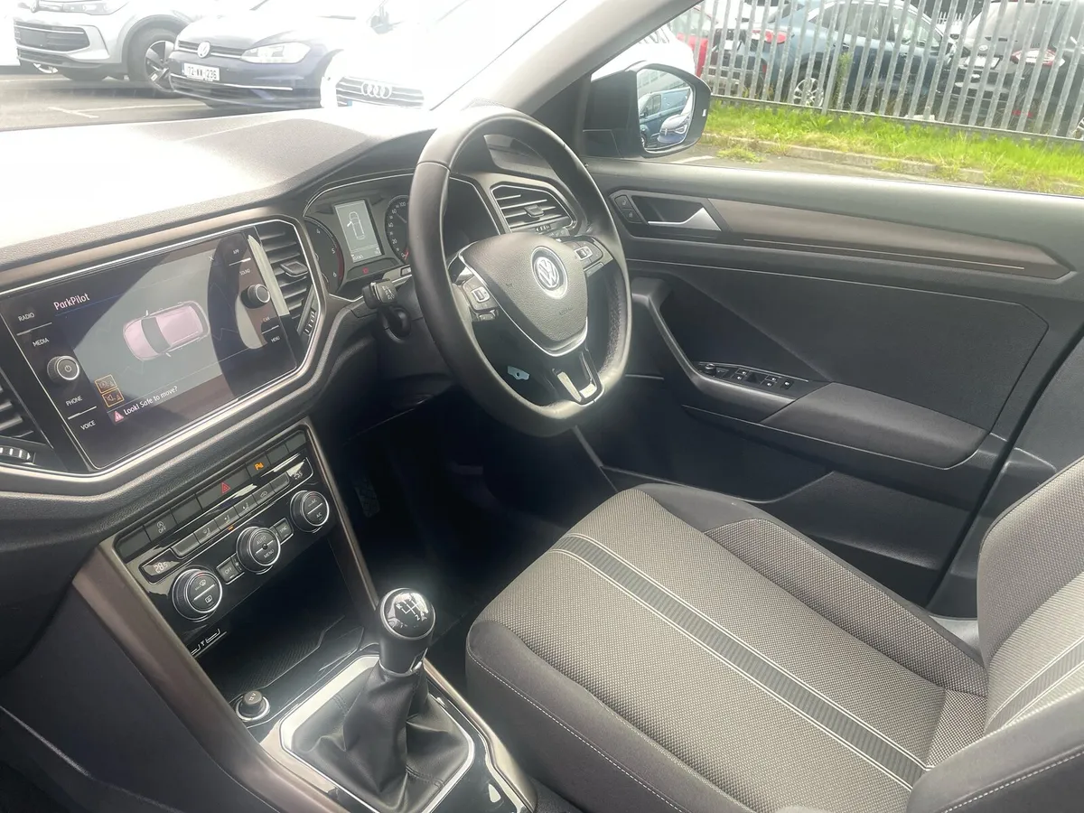 Volkswagen T-Roc 1.6 TDI 115bhp Design - Image 2