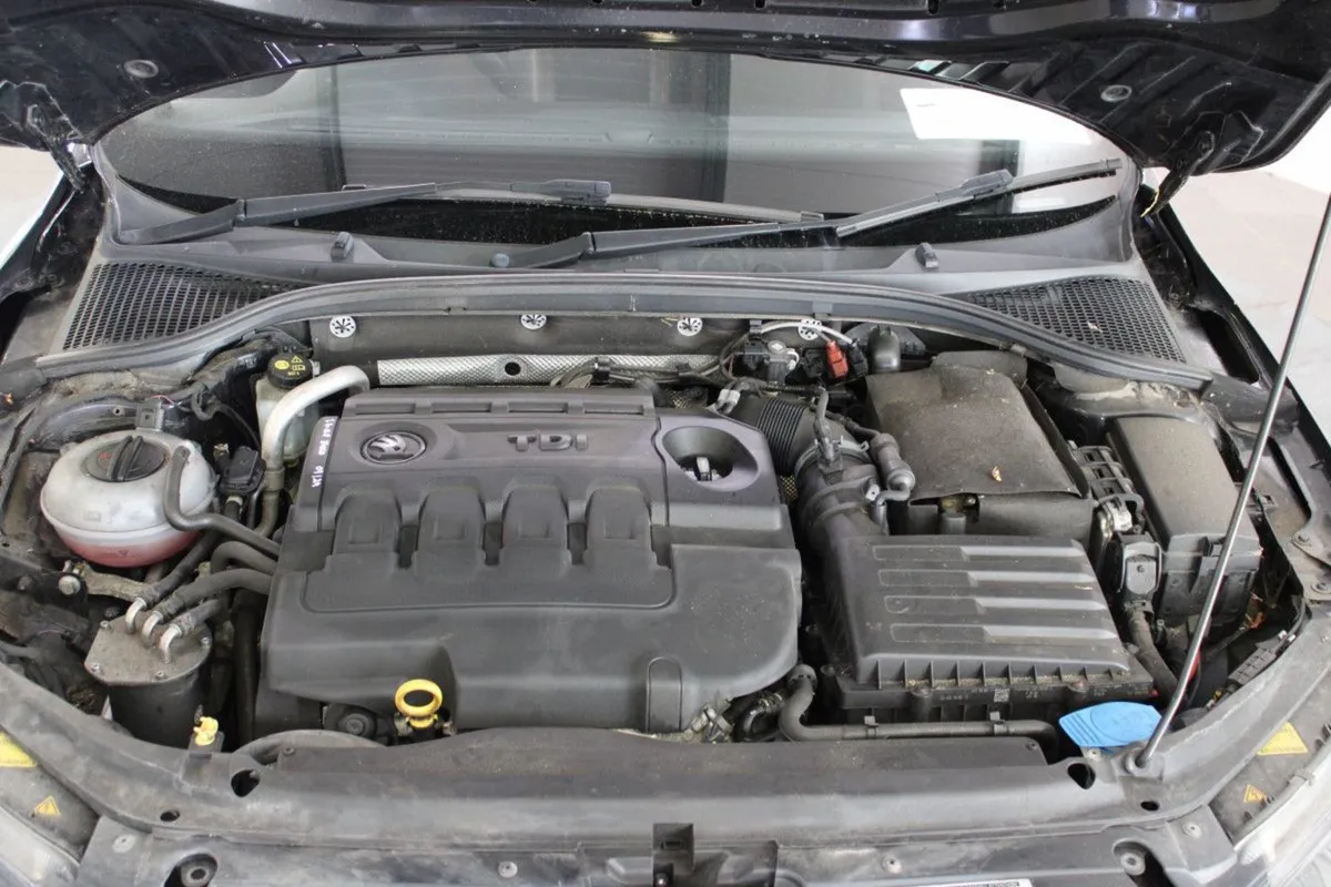 Skoda Octavia VRS 2.0tdi 184 HP 4DR - Image 4