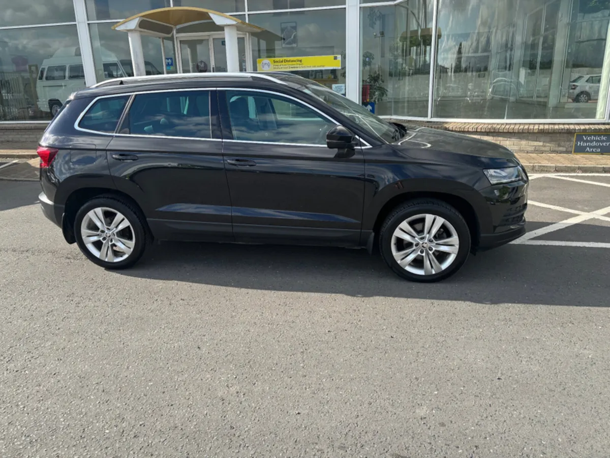 Skoda Karoq STYLE 1.6 TDI 116HP 4DR 5DR - Image 2