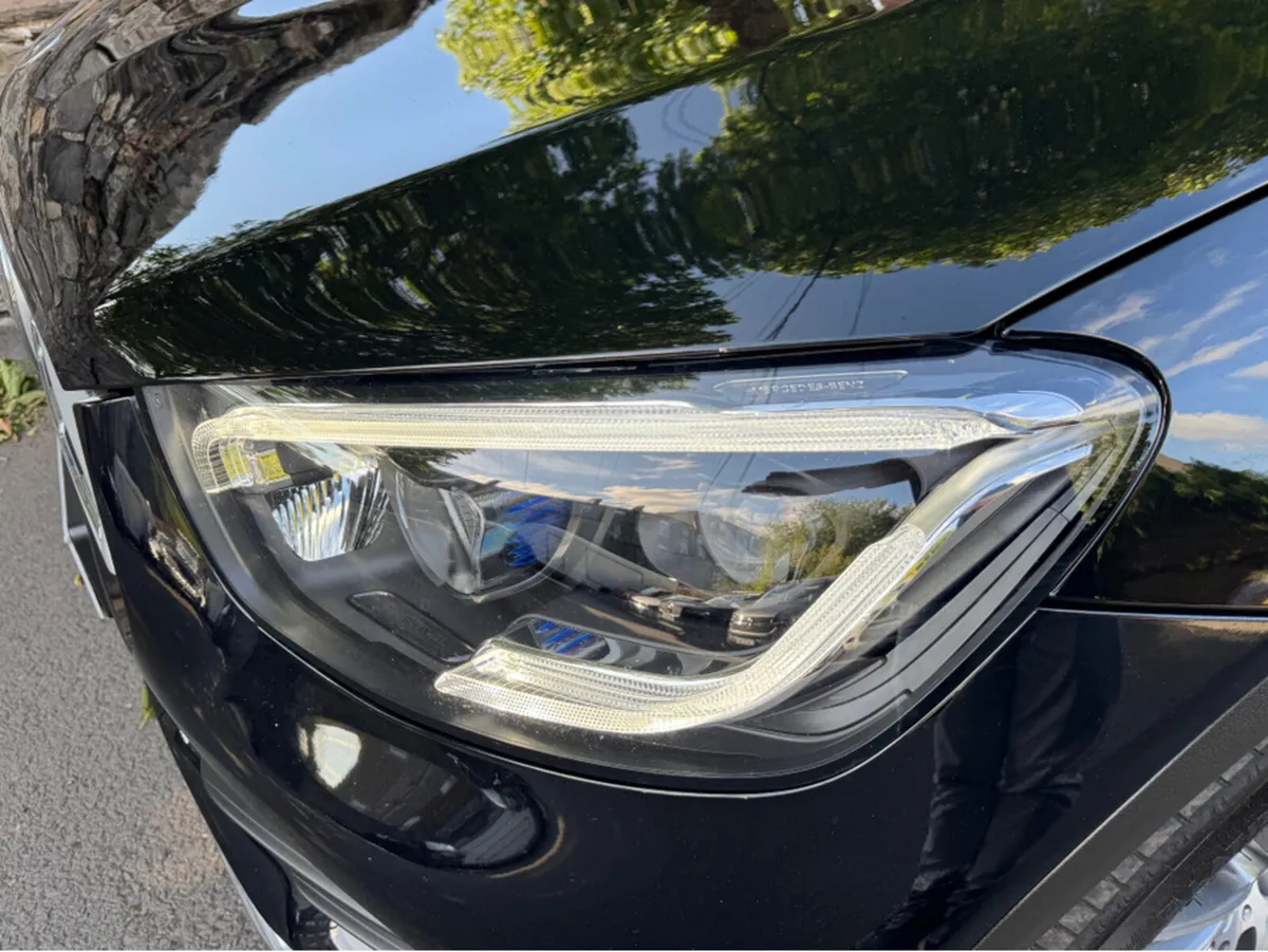 Mercedes-Benz GLC 300 DE AMG LINE PREMIUM 4MATIC 4 - Image 4