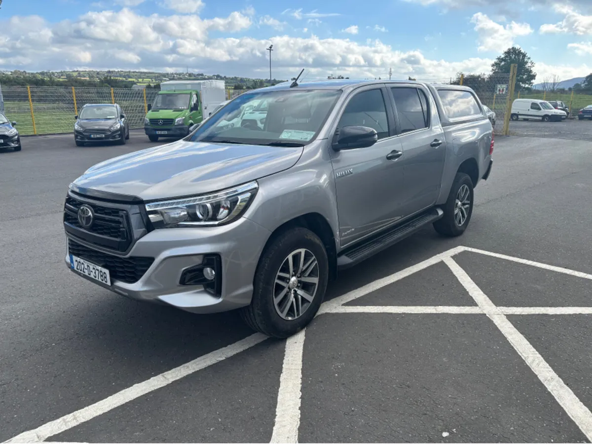 Toyota Hilux DCAB INVINCIBLE AT 4DR A AUTO - Image 4