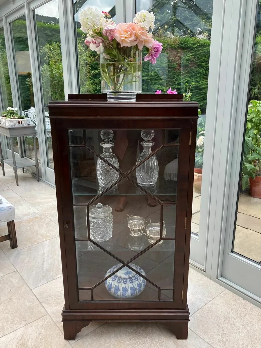 Glass display cabinet - Image 1