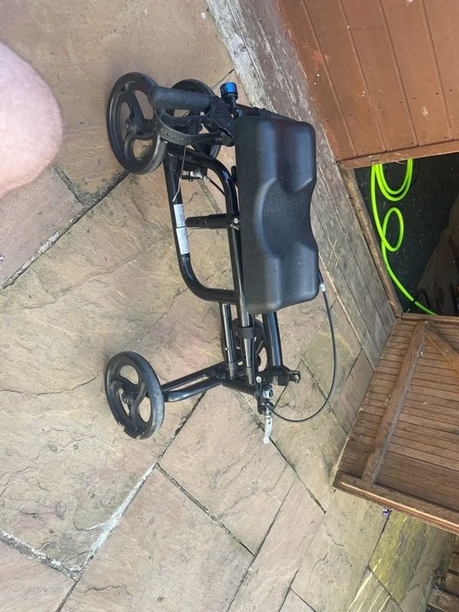 knee scooter - Image 3