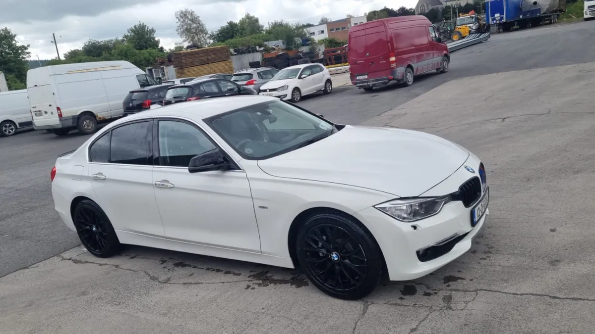 Bmw 2012 luxury edition japan import - Image 2